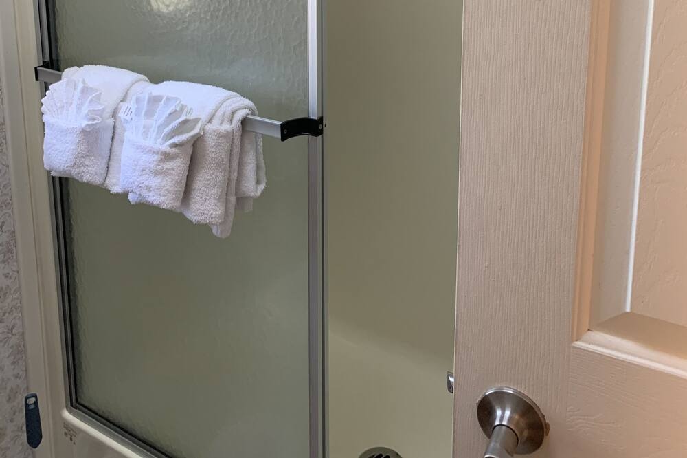 Photo of Bathroom in Gold Beach