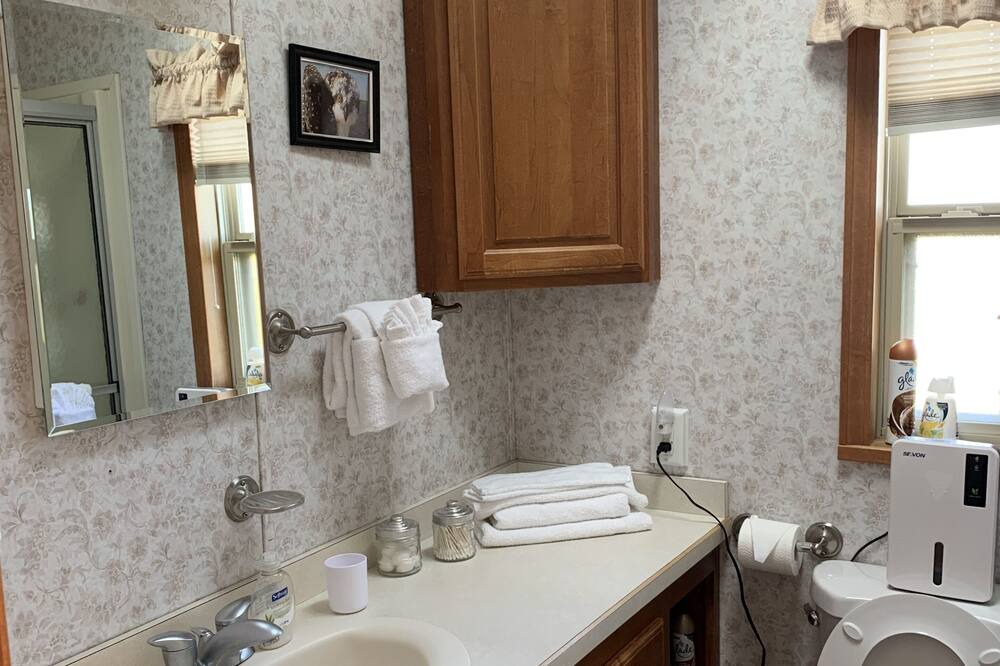 Photo of Bathroom in Gold Beach