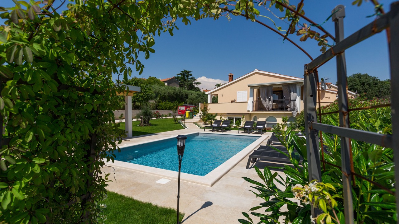 Photo of Outdoor in Musalez