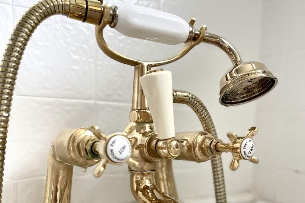 Photo of Bathroom in Leckhampton