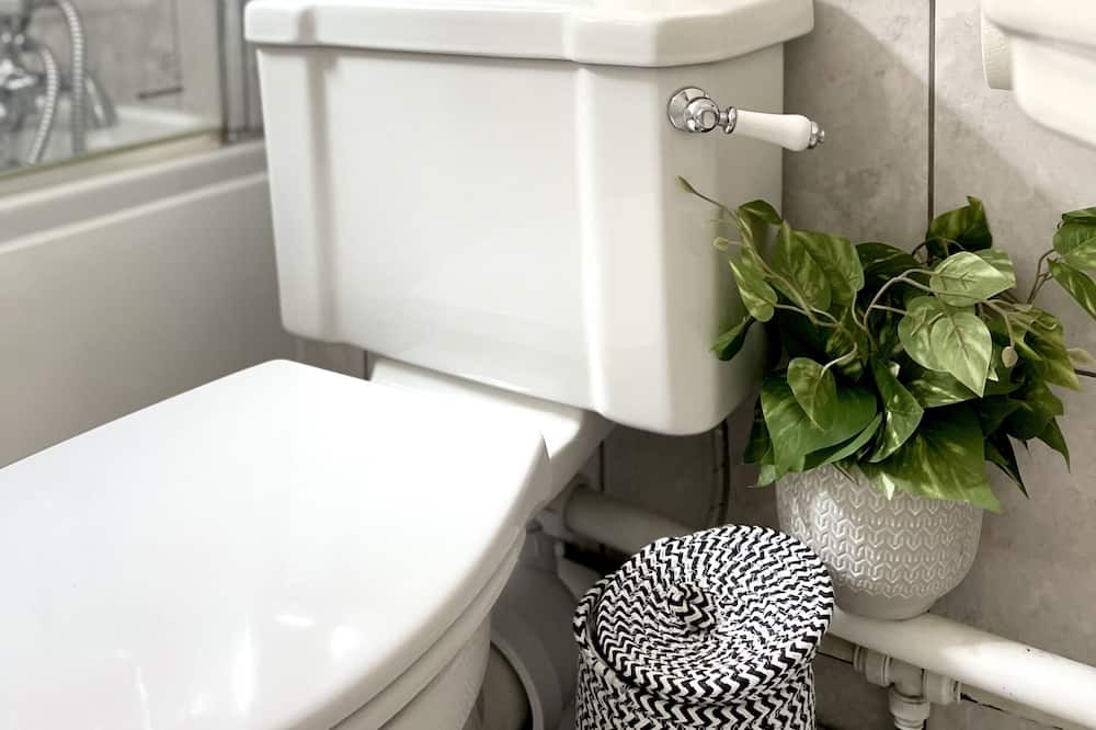 Photo of Bathroom in Leckhampton