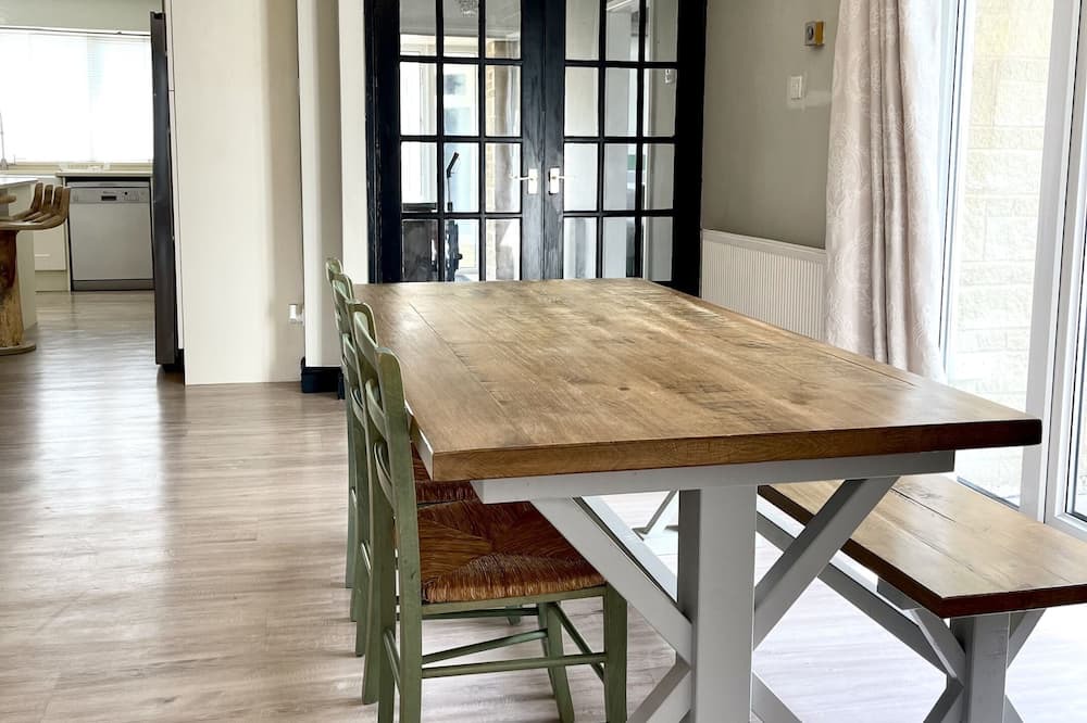 Photo of Livingroom in Leckhampton