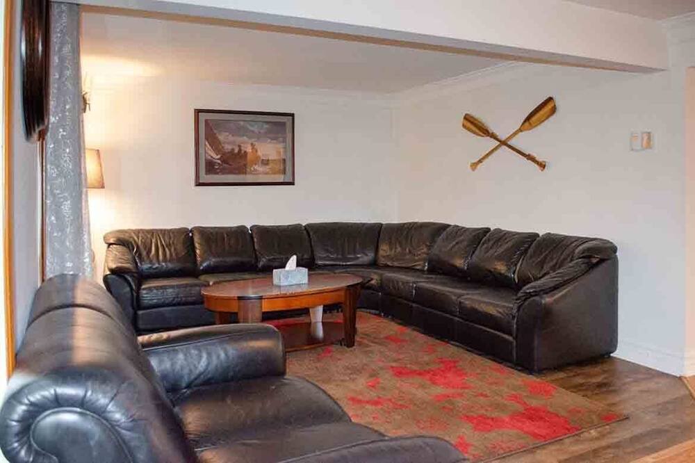 Photo of Livingroom in Irondale