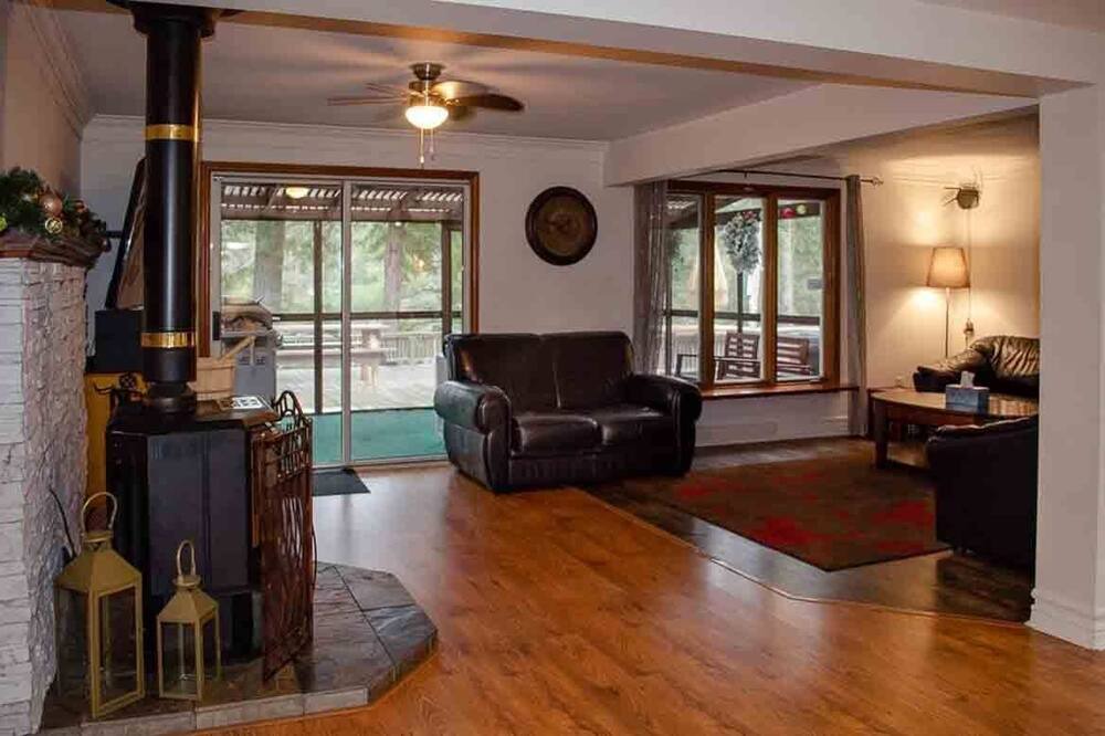 Photo of Bedroom in Irondale