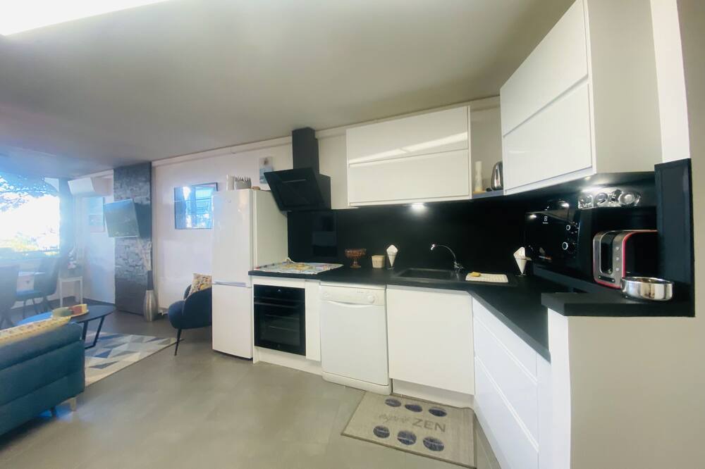 Photo of Kitchen in Le Grau-Du-Roi
