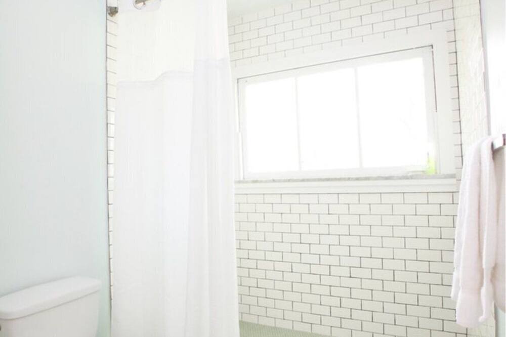 Photo of Bathroom in Esplanade Ridge