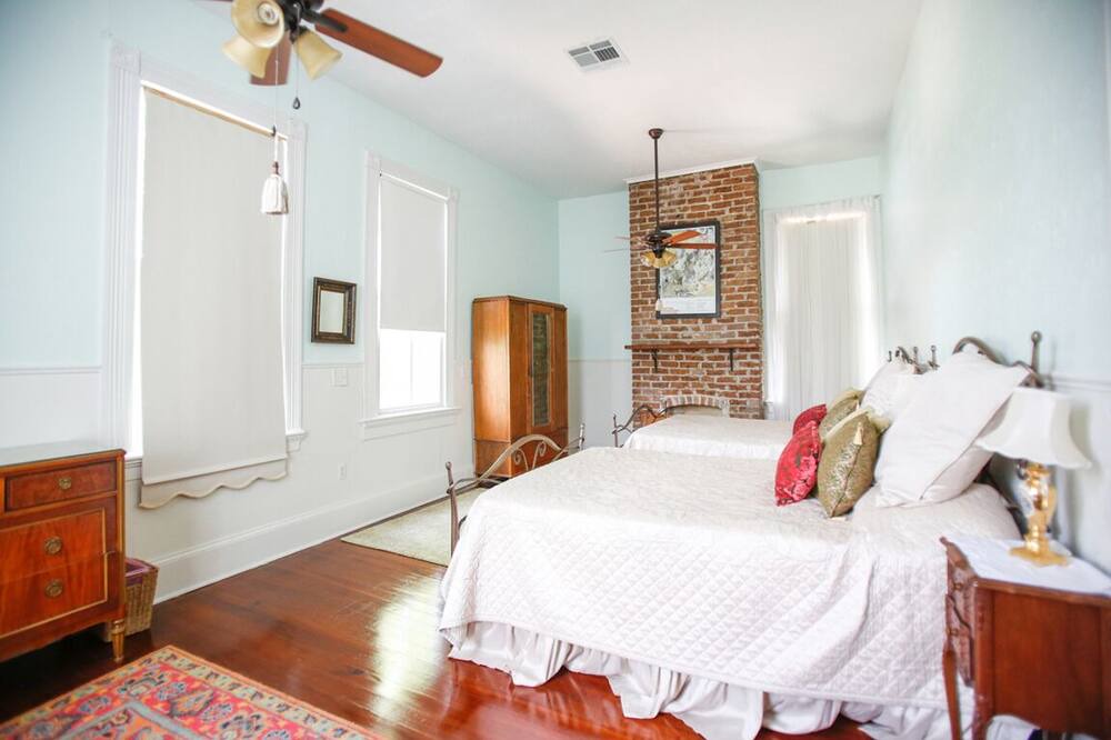 Photo of Bedroom in Esplanade Ridge