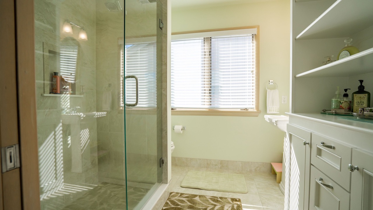 Photo of Bathroom in Avalon