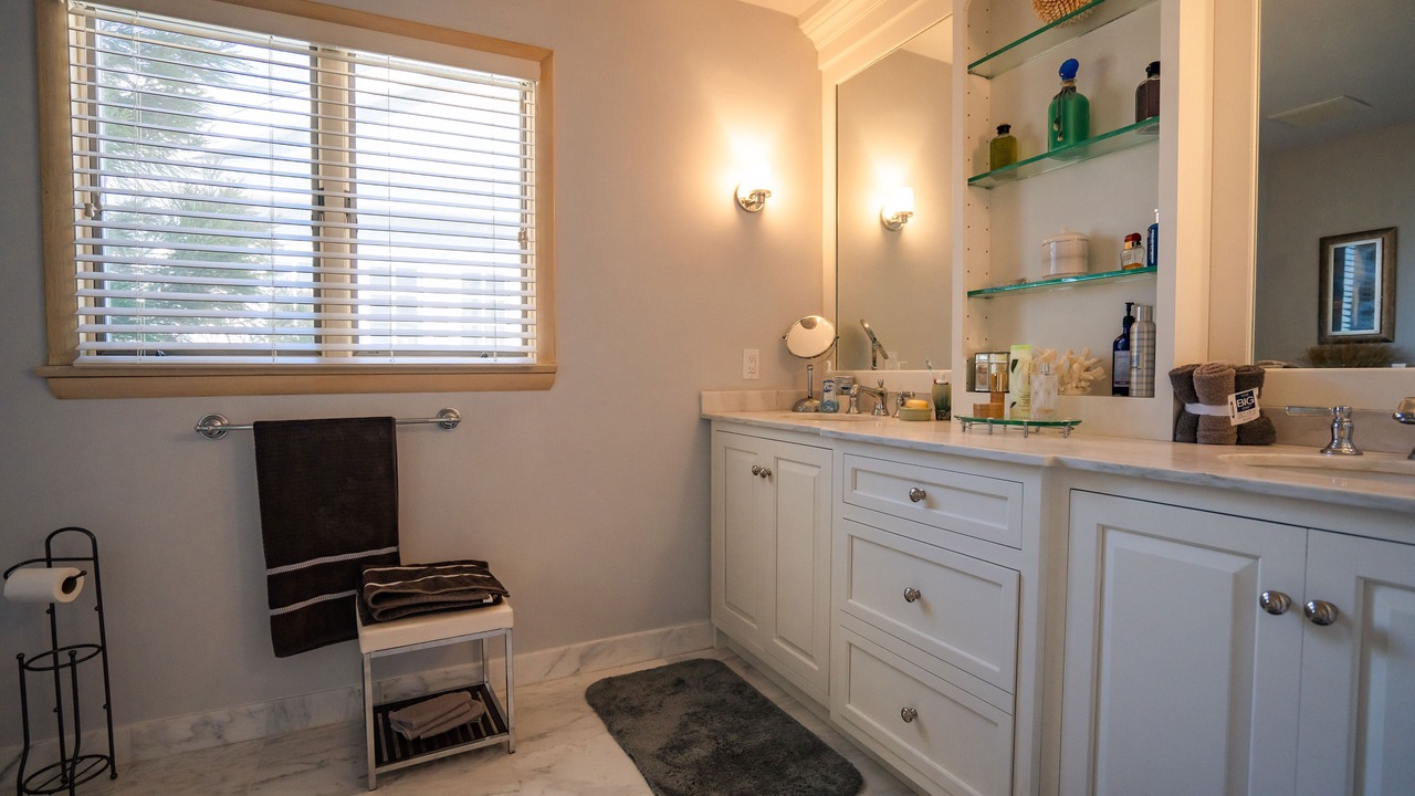 Photo of Bathroom in Avalon