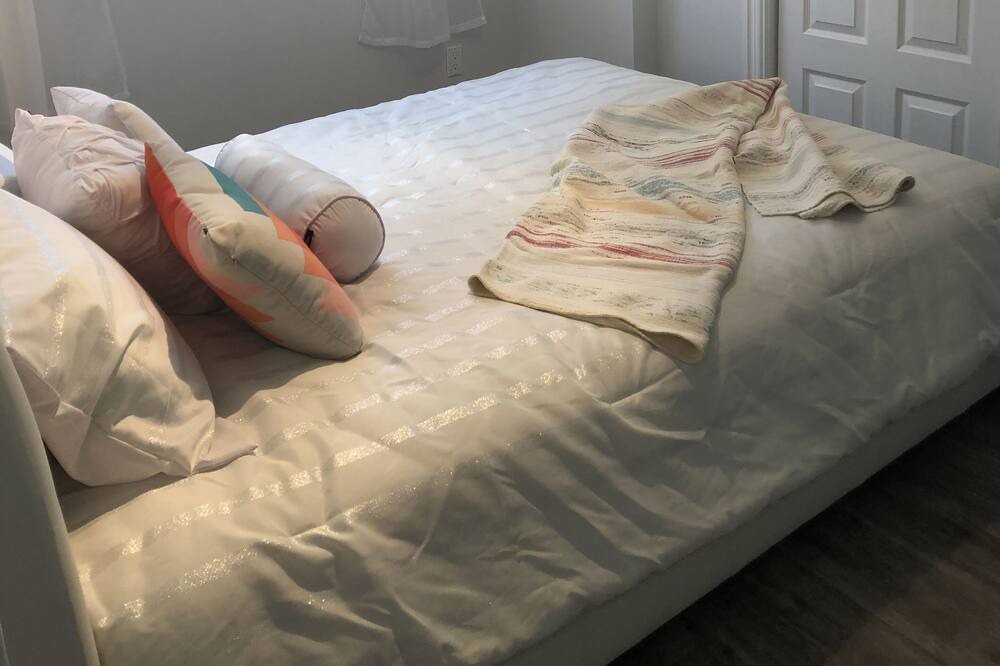 Photo of Bedroom in Laval-des-Rapides