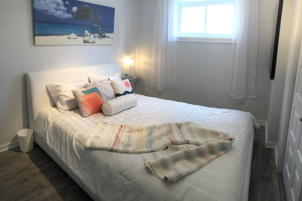 Photo of Bedroom in Laval-des-Rapides