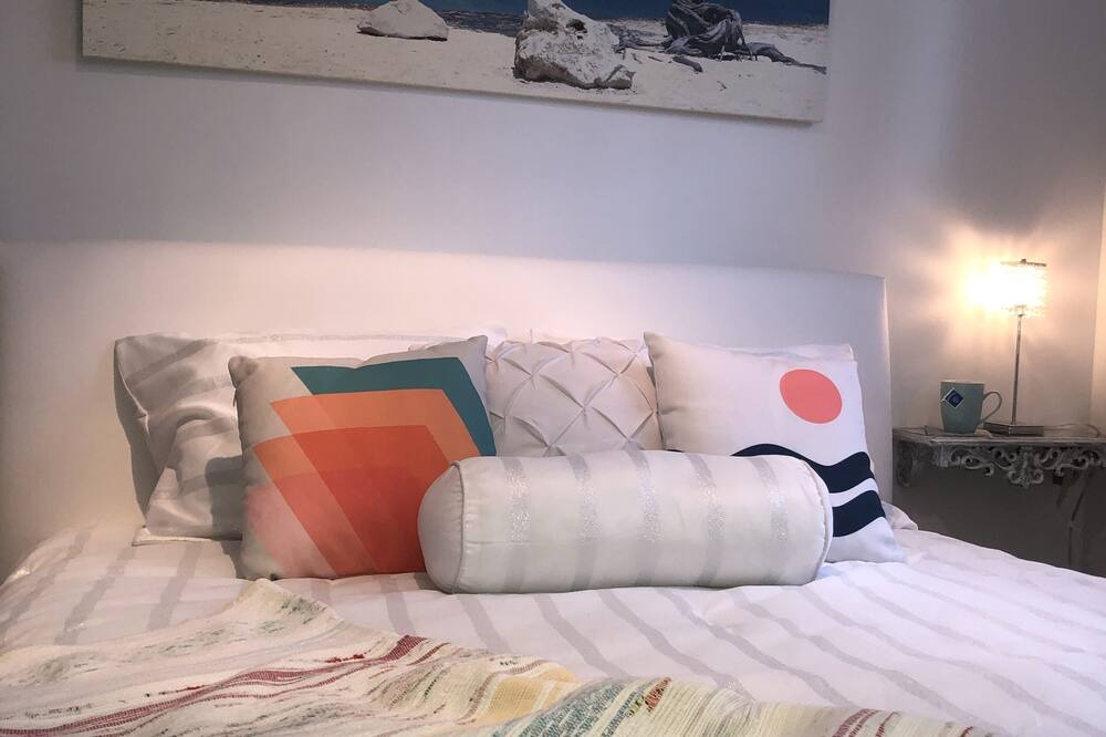 Photo of Bedroom in Laval-des-Rapides