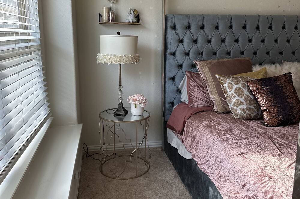Photo of Bedroom in Iowa Colony