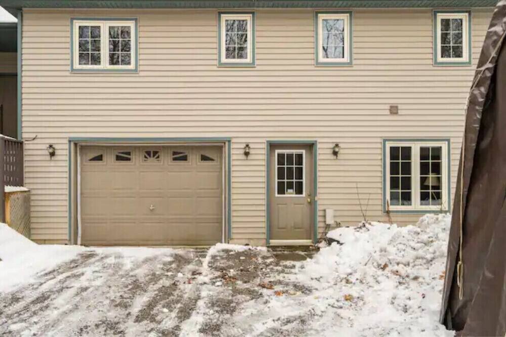 Photo of Outdoor in Pelham