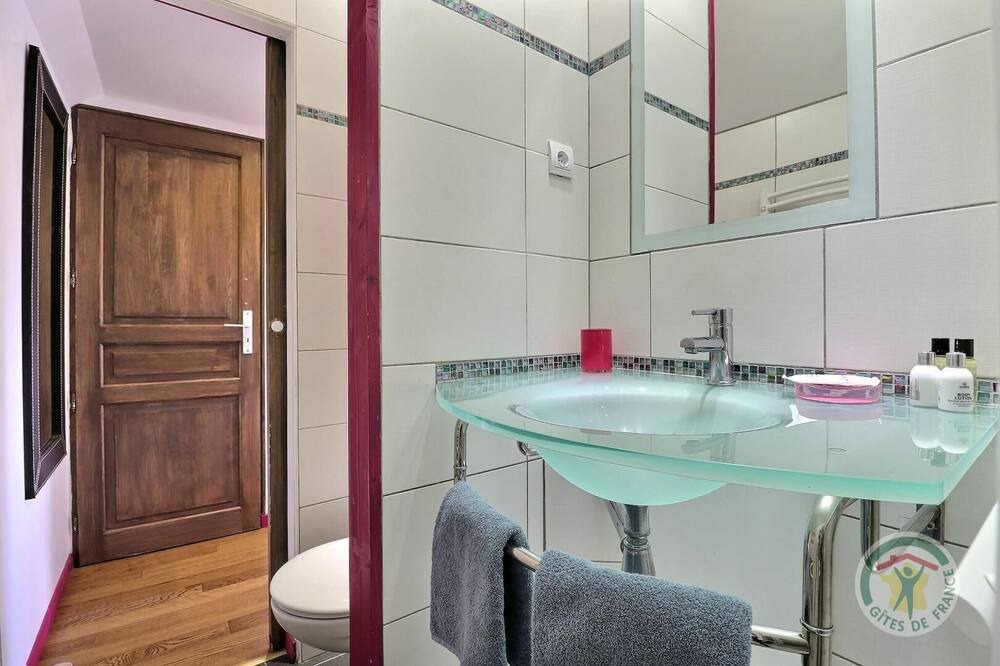 Photo of Bathroom in Romille