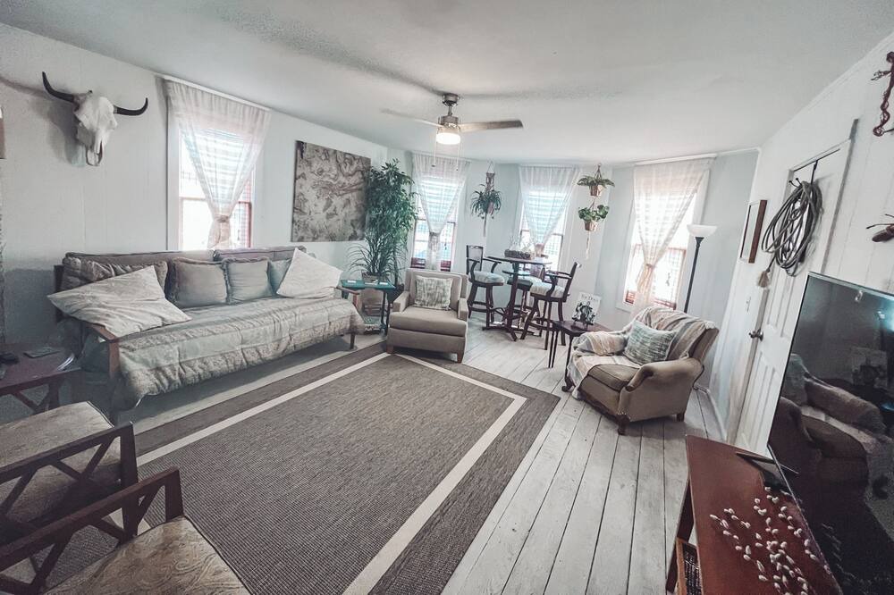 Photo of Livingroom in Tahlequah
