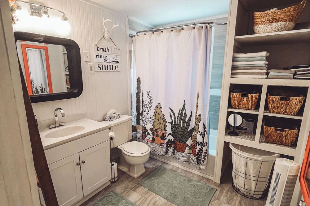 Photo of Bathroom in Tahlequah