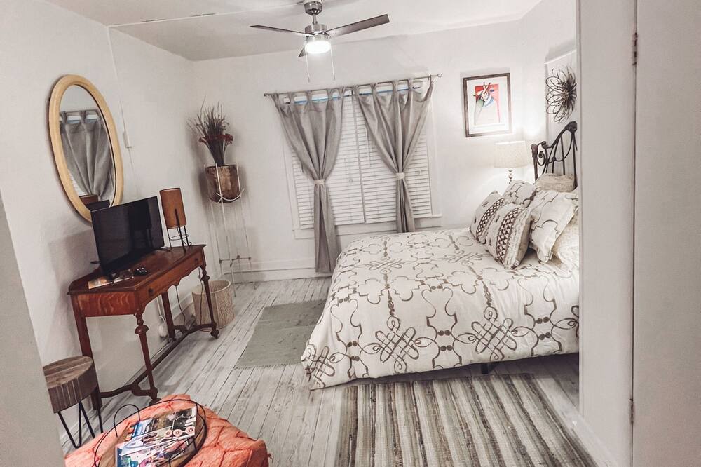 Photo of Bedroom in Tahlequah