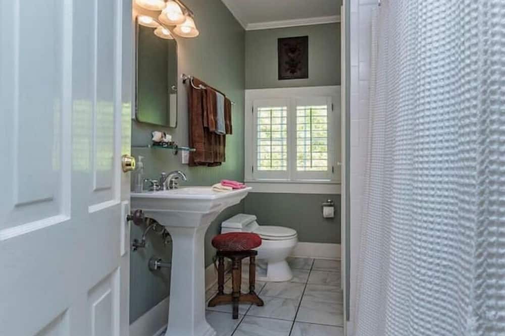 Photo of Bathroom in Franklin