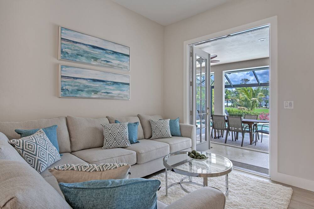 Photo of Livingroom in Lely Golf Estates
