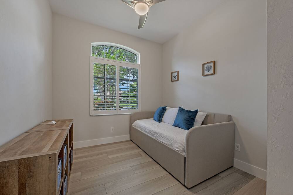 Photo of Livingroom in Lely Golf Estates