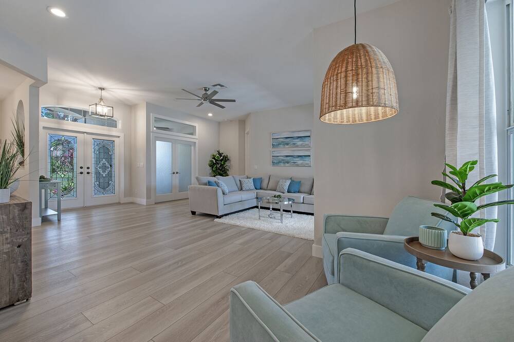 Photo of Livingroom in Lely Golf Estates