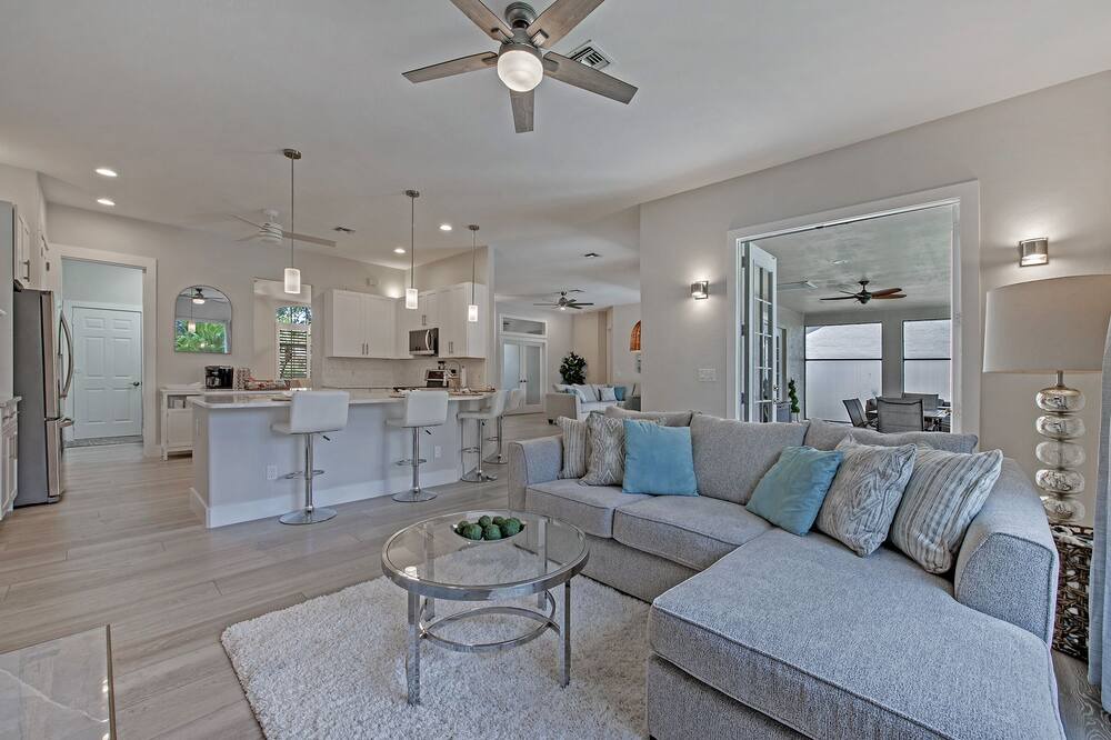 Photo of Livingroom in Lely Golf Estates