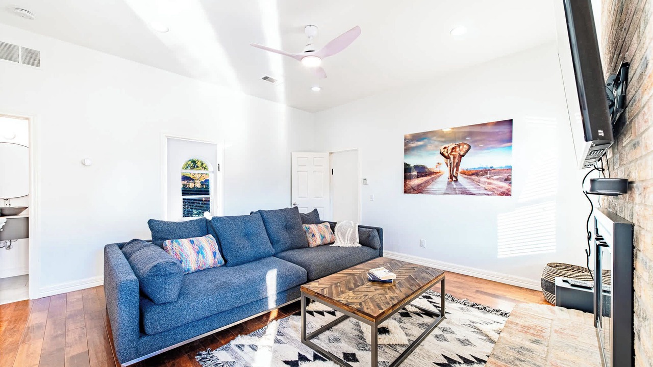 Photo of Livingroom in Northwest Carrollton