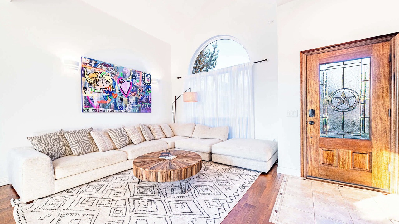 Photo of Livingroom in Northwest Carrollton