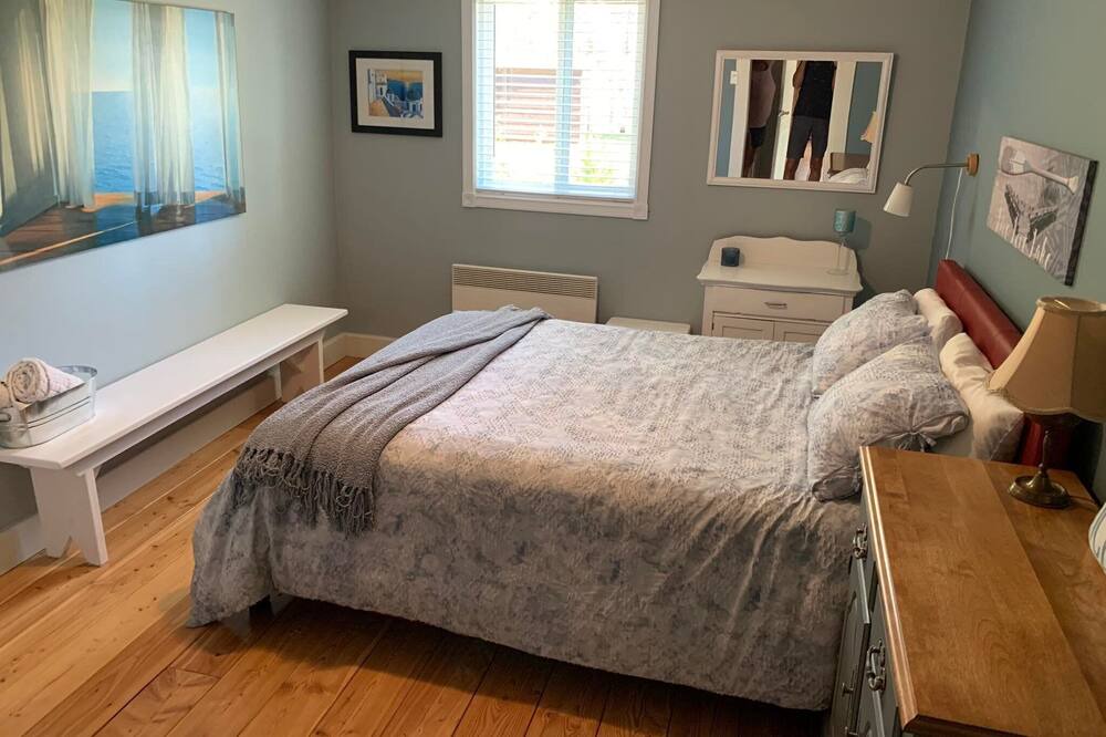 Photo of Bedroom in Jonquiere