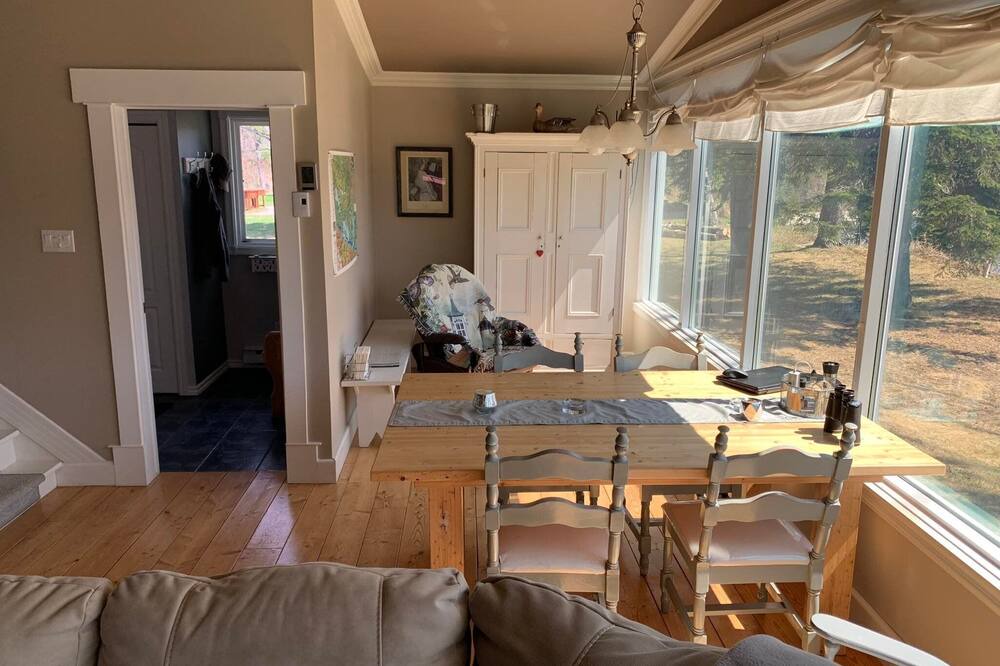 Photo of Livingroom in Jonquiere