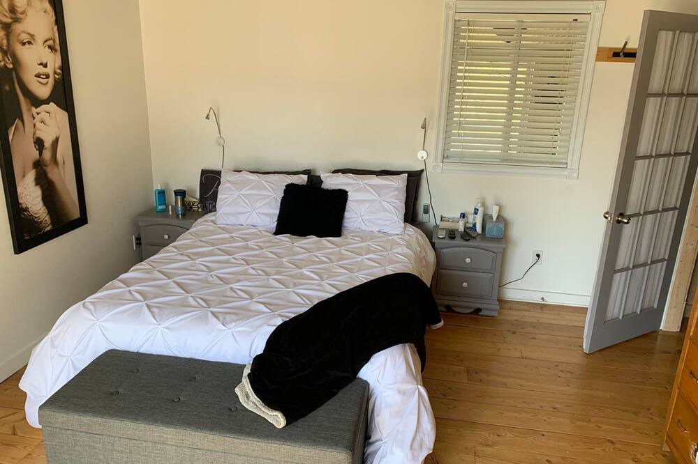 Photo of Bedroom in Jonquiere