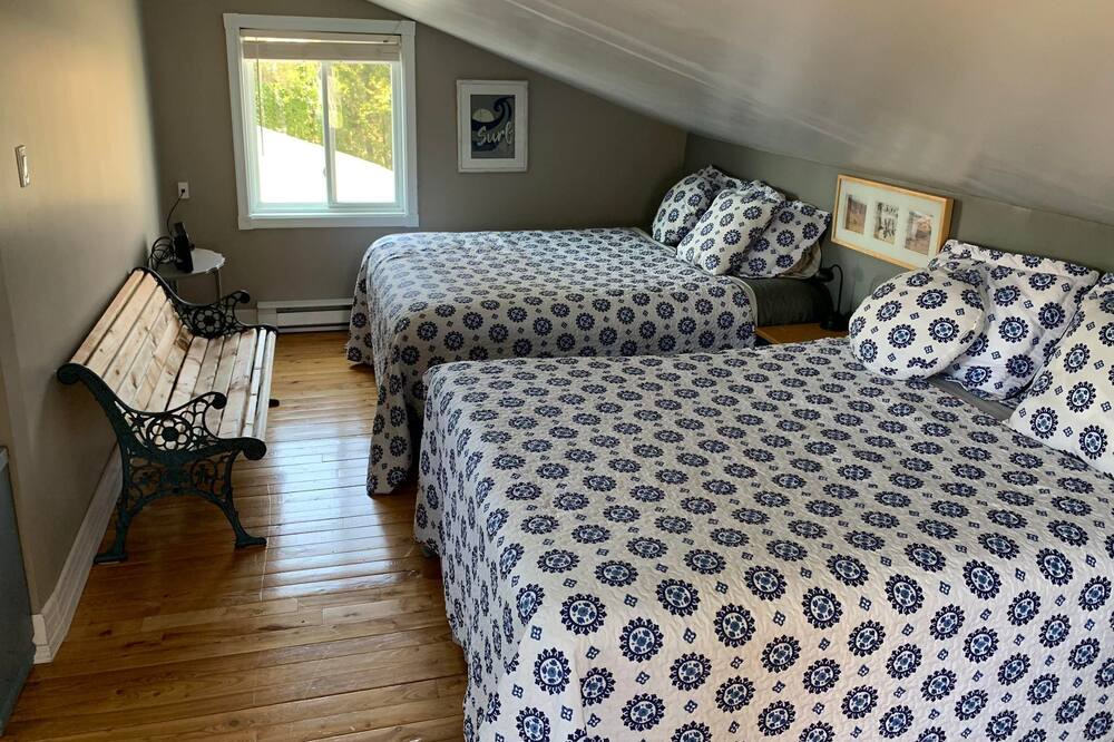 Photo of Bedroom in Jonquiere