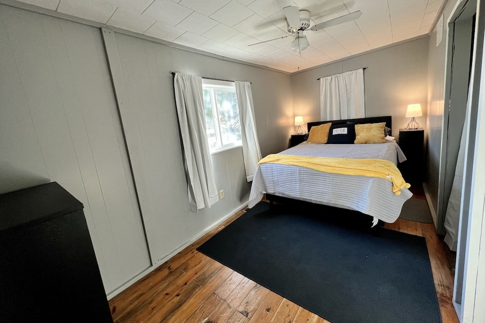 Photo of Bedroom in Neal
