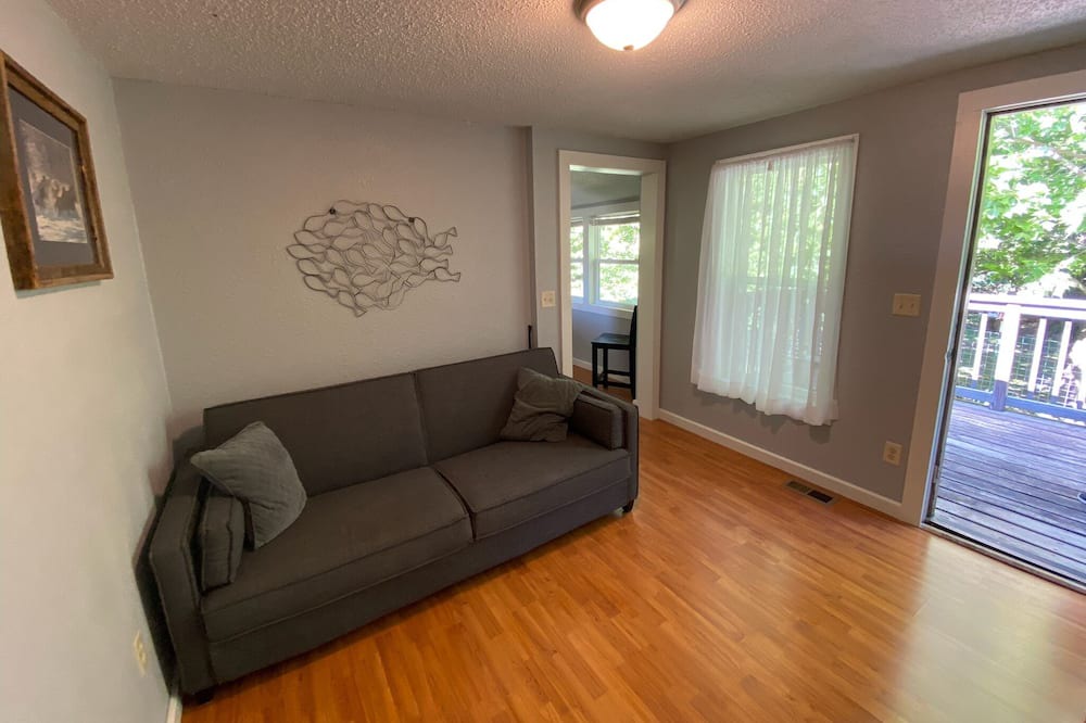 Photo of Livingroom in Neal