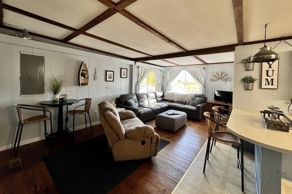 Photo of Livingroom in Neal
