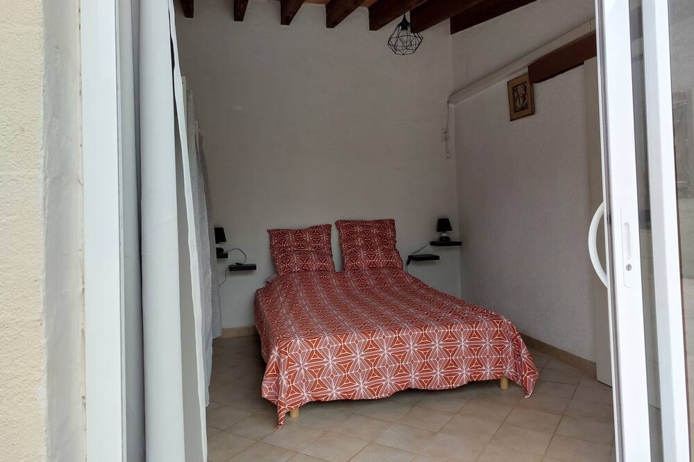Photo of Bedroom in Pia
