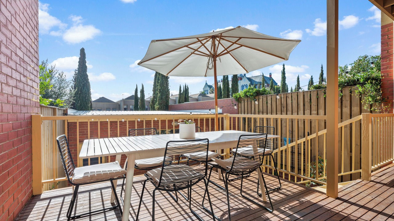 Photo of Outdoor in Kennington