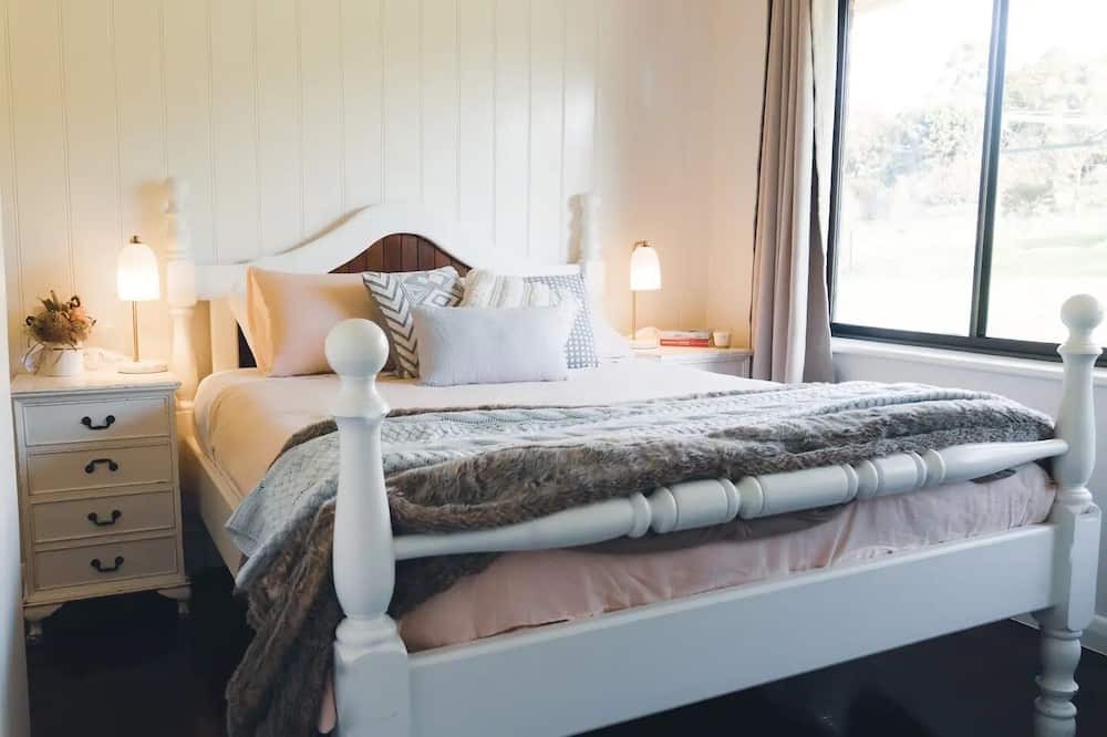 Photo of Bedroom in Delamere