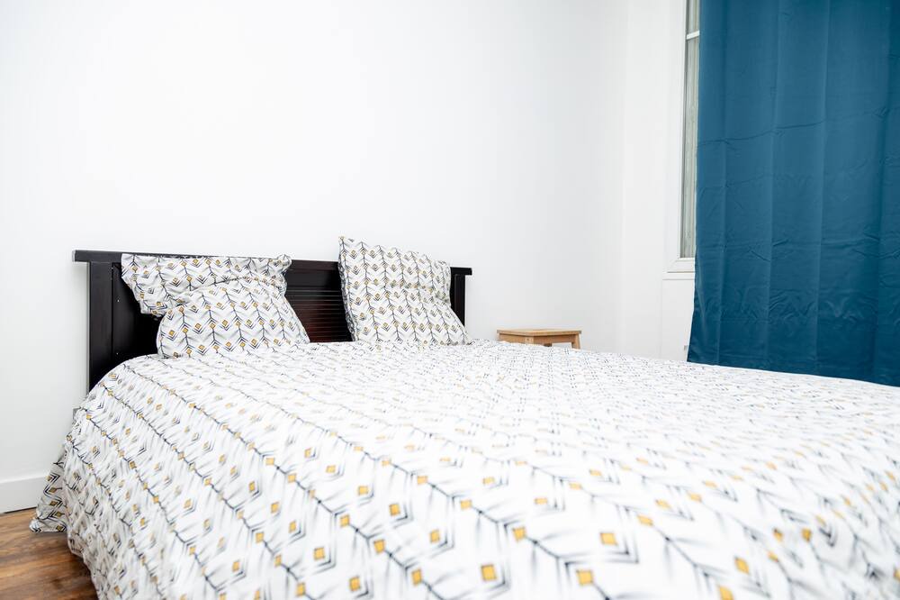 Photo of Bedroom in Deuil-la-Barre