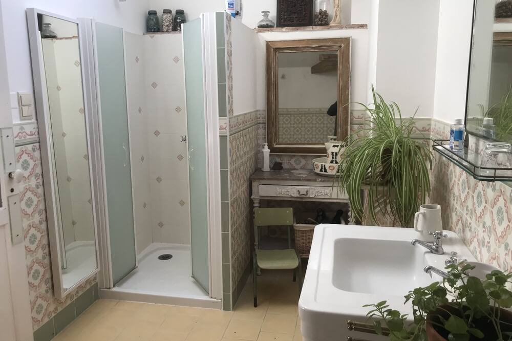 Photo of Bathroom in Montastruc
