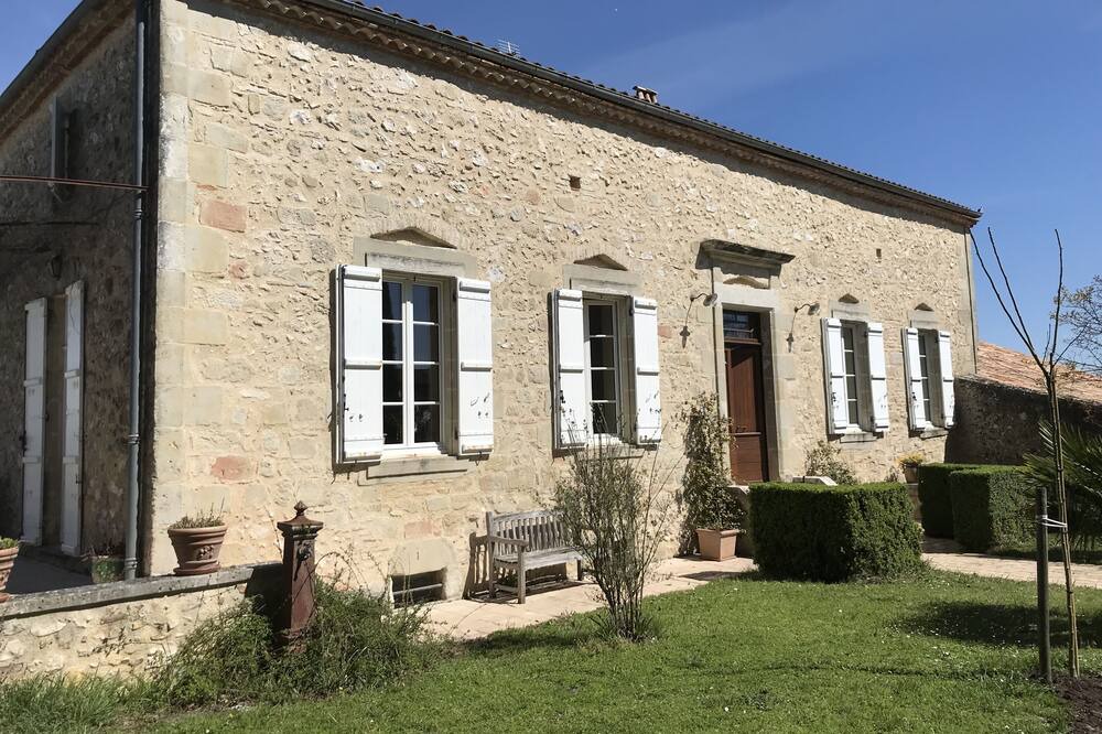 Photo of Outdoor in Montastruc