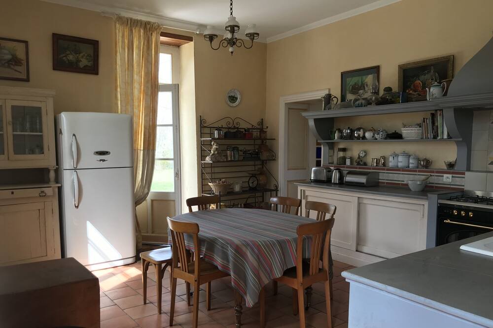 Photo of Kitchen in Montastruc
