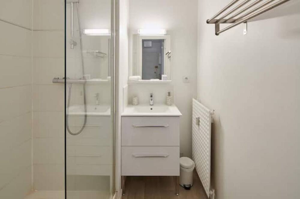 Photo of Bathroom in Pont du Cens-Cote d'Or