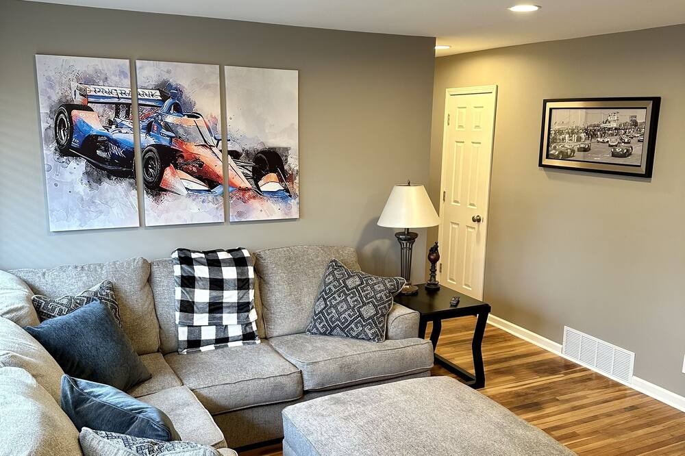 Photo of Livingroom in Speedway