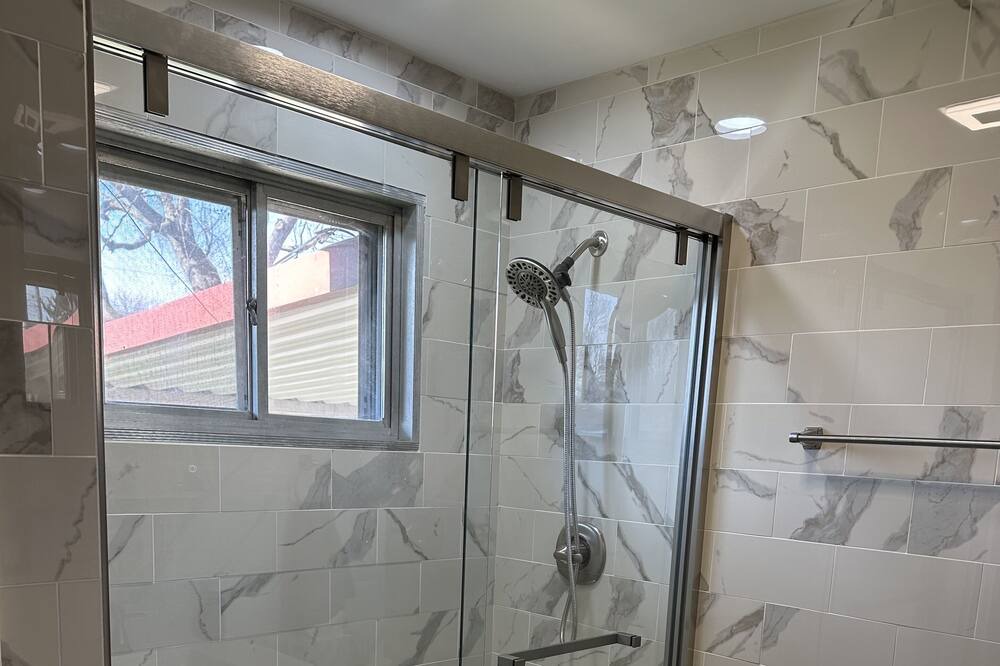 Photo of Bathroom in Speedway