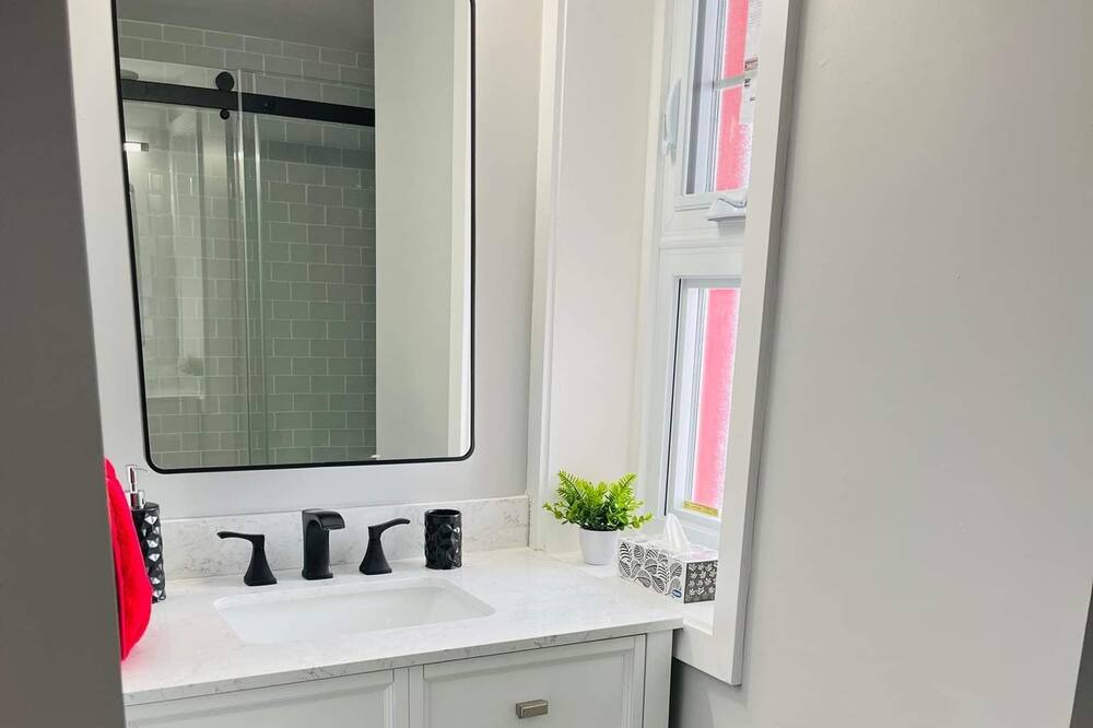 Photo of Bathroom in Plantagenet