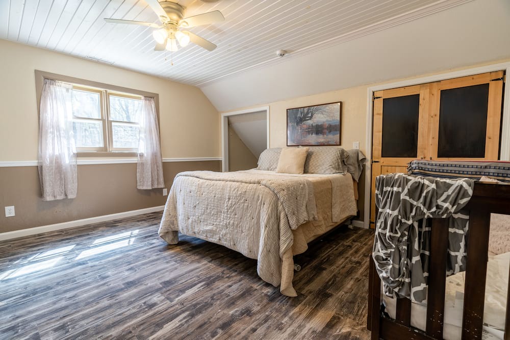 Photo of Bedroom in Linn Creek