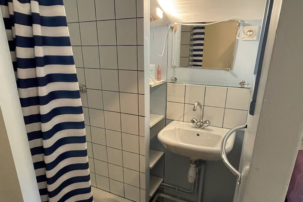 Photo of Bathroom in Neuvy-en-Sullias