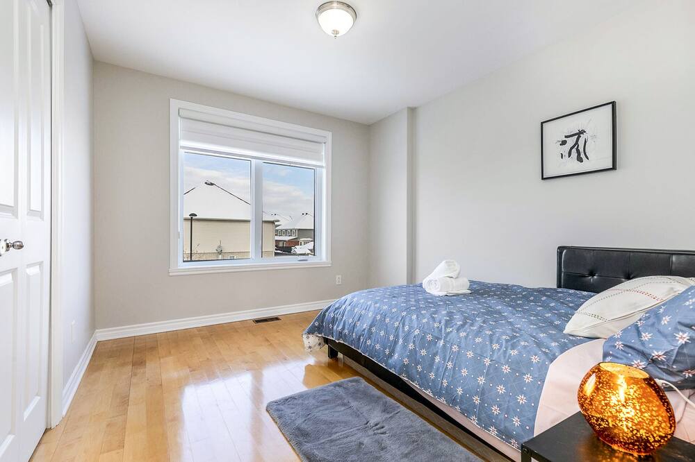 Photo of Bedroom in Brossard
